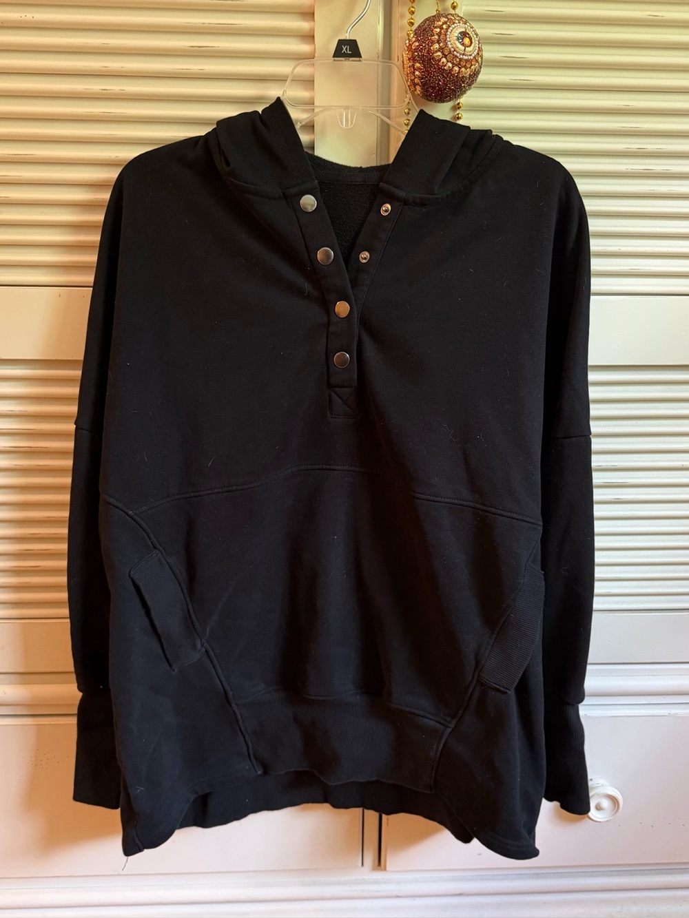 Women’s Carbon2Cobalt Black Pullover Hoodie Sweatshirt, Medium, Oversized